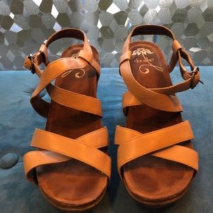Dansko Sandals 👡 re-posh 42 fits 11